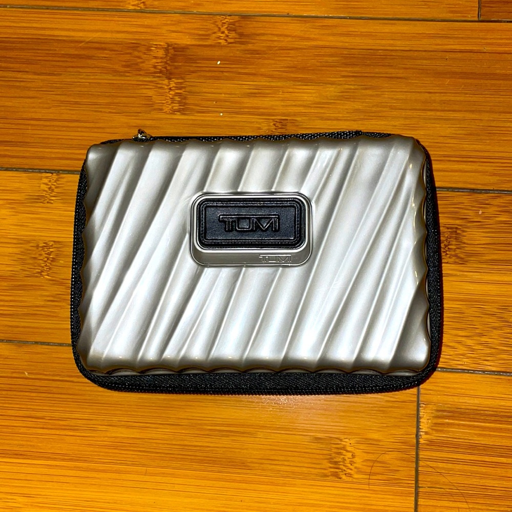 Tumi travel toiletry box